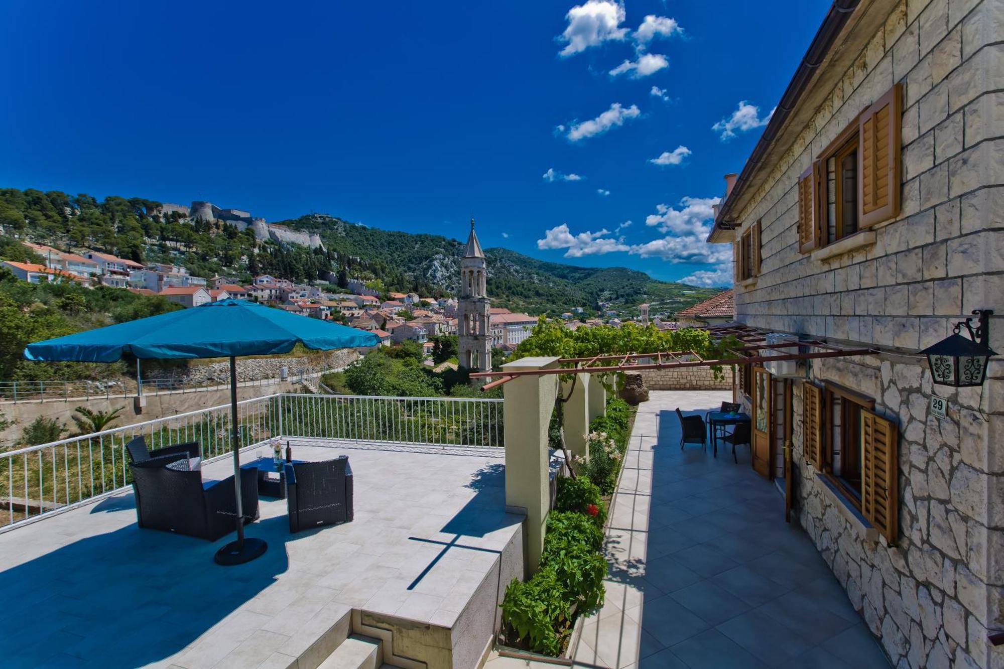 Peaceful Old Town With Sea And Sunrise Views Apartman